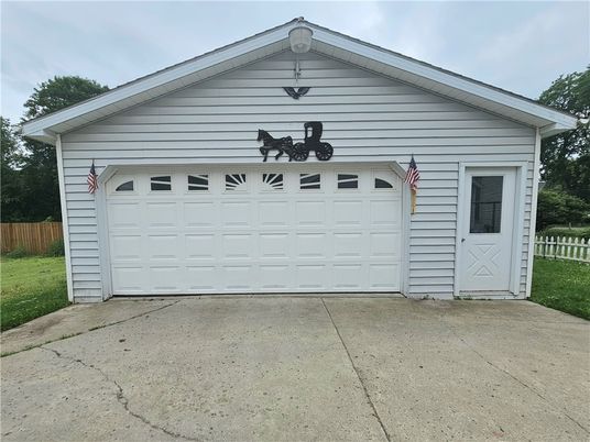 Detached Garage, Exterior