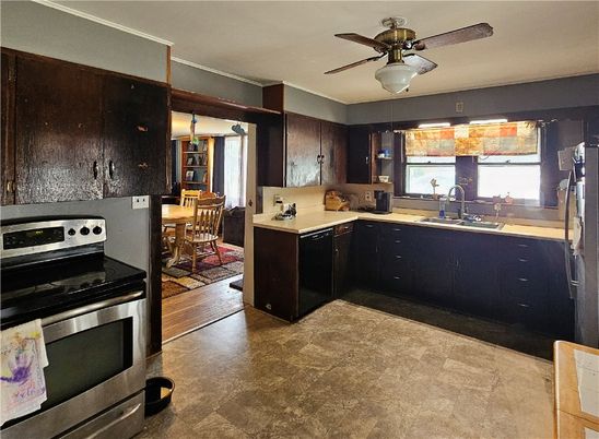 Dining room, Interior, Kitchen, Pendant Lights, Stainless Steel Appliances