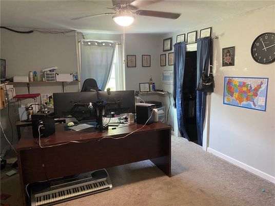 Home Office, Interior