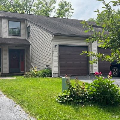 Attached, Exterior, Facade, Cape Cod
