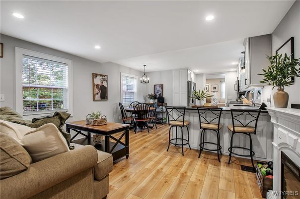 Dining room, Interior, Kitchen, Pendant Lights, Recessed Lighting, Wood Texture Flooring