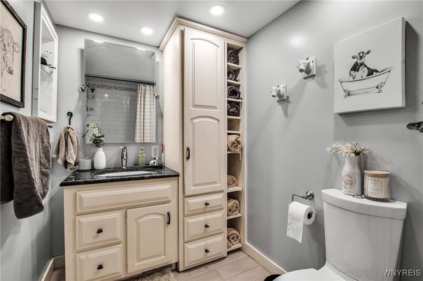 Bathroom, Interior, Recessed Lighting