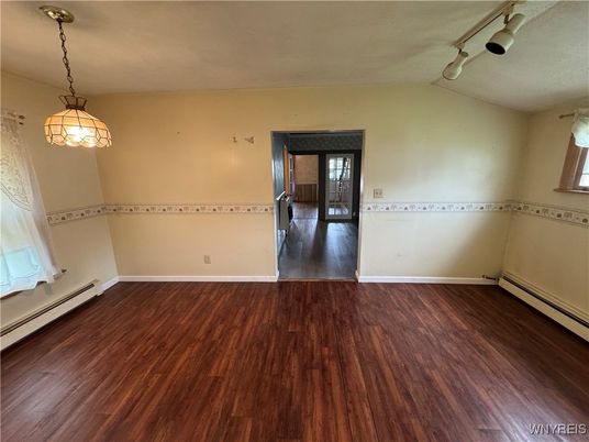 Empty room, Interior, Pendant Lights, Wood Texture Flooring