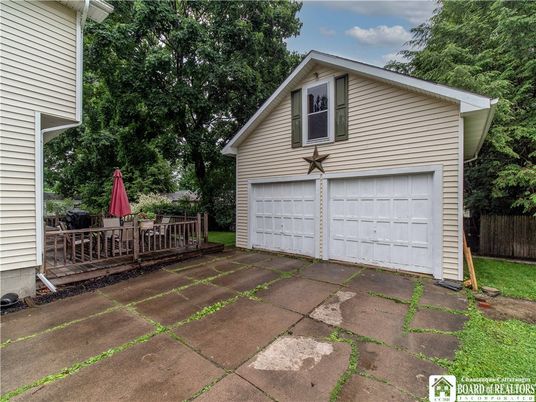 Detached Garage, Exterior