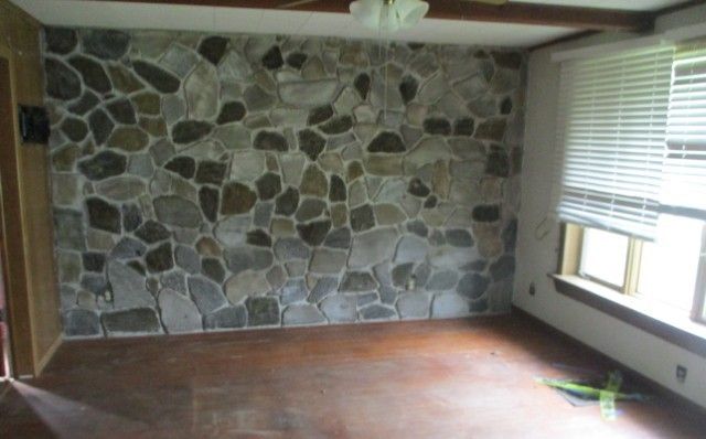 Empty room, Interior, Stone Walls, Wooden Beams