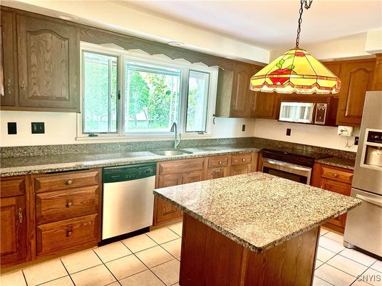 Interior, Kitchen, Pendant Lights, Stainless Steel Appliances