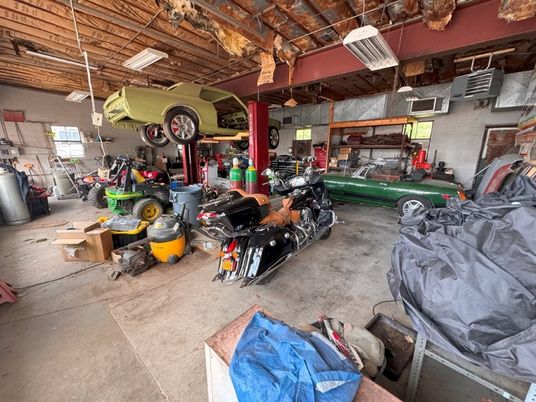 Garage, Interior