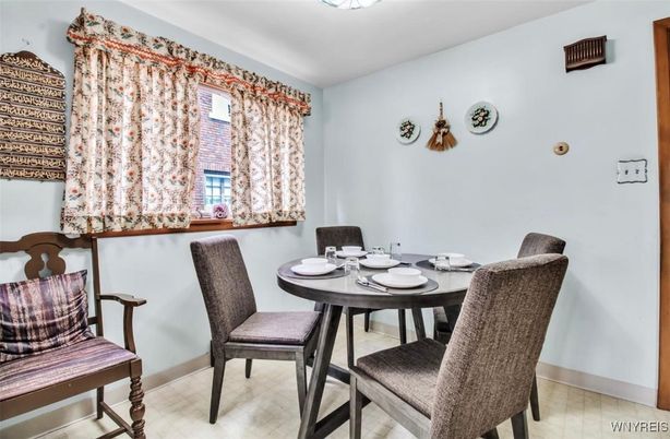 Dining room, Interior