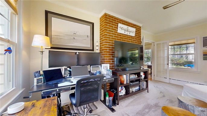 Home Office, Interior
