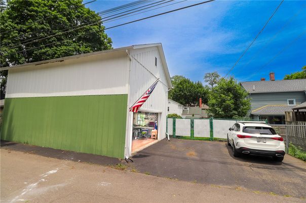 Detached Garage, Exterior