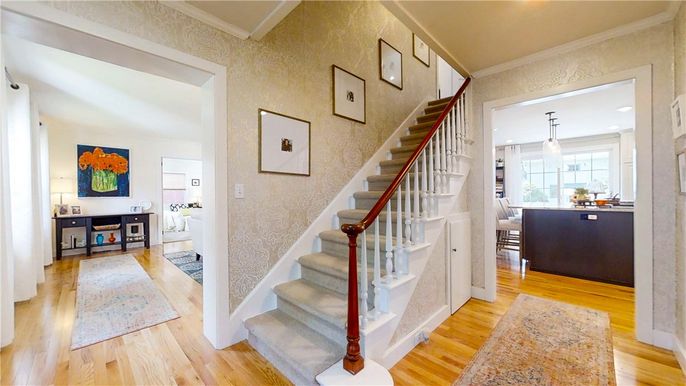 Interior, Pendant Lights, Recessed Lighting, Wood Texture Flooring