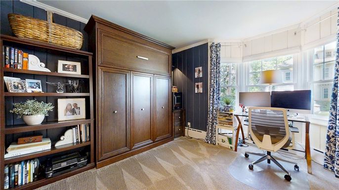 Home Office, Interior