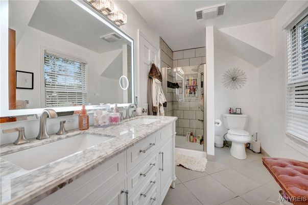 Bathroom, Dual Sink Vanities, Interior