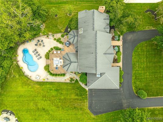 Exterior, Drone