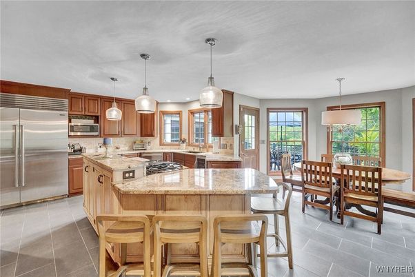 Dining room, Interior, Kitchen, Pendant Lights, Recessed Lighting, Stainless Steel Appliances