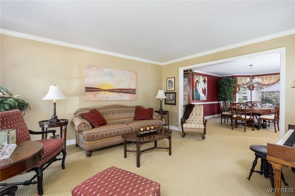Chandelier, Dining room, Interior, Living room, Piano