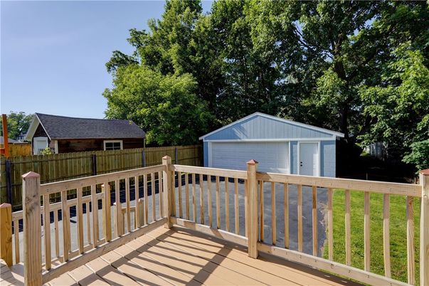Detached Garage, Exterior