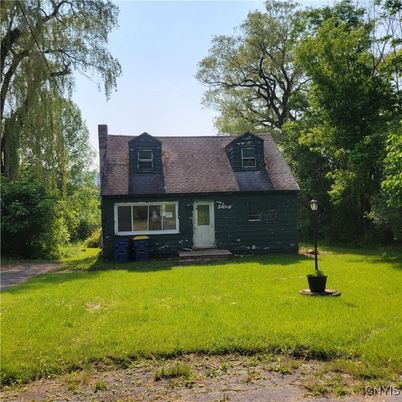 Backyard, Exterior, Facade, Cape Cod