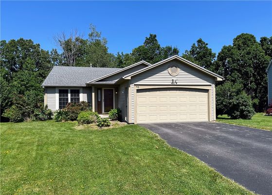 Attached, Exterior, Facade, Ranch