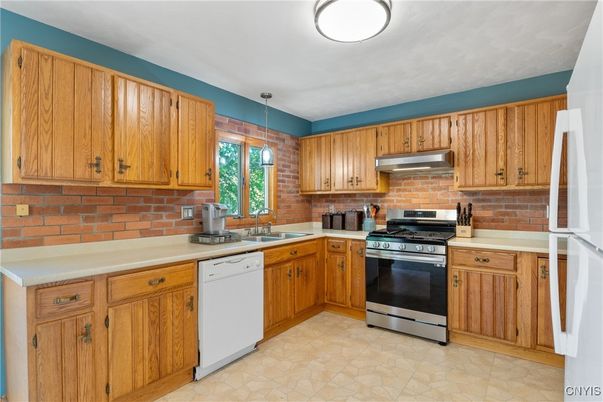Interior, Kitchen, Pendant Lights, Stainless Steel Appliances