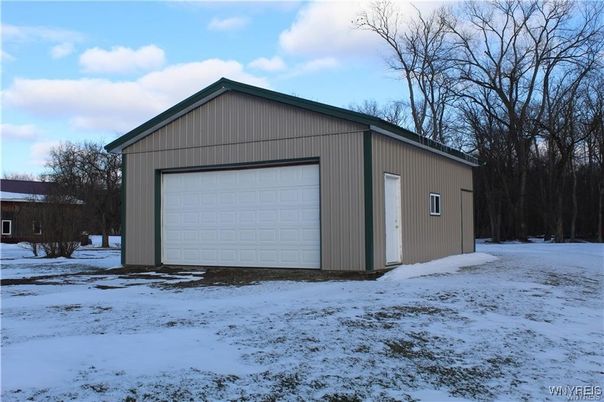 Detached Garage, Exterior
