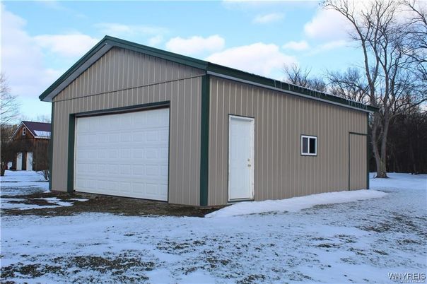 Detached Garage, Exterior