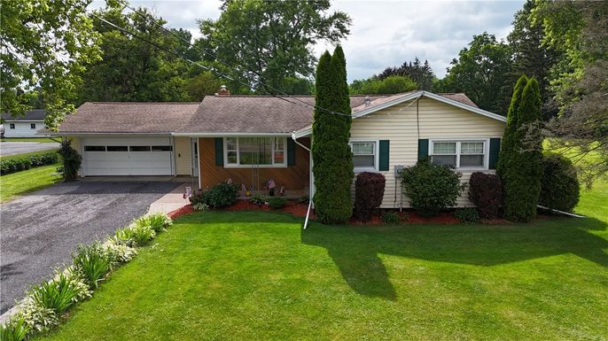 Attached, Exterior, Facade, Ranch
