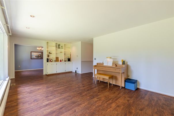 Chandelier, Interior, Piano, Recessed Lighting, Wood Texture Flooring