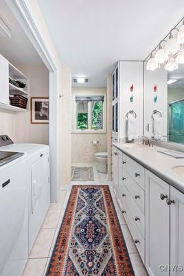 Bathroom, Dual Sink Vanities, Interior