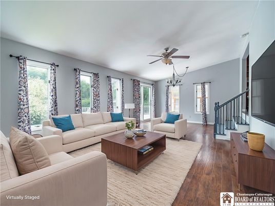 Interior, Living room, Pendant Lights, Wood Texture Flooring