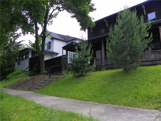Backyard, Exterior, Facade, Modern