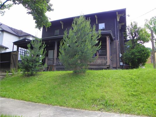 Backyard, Exterior, Facade, Modern