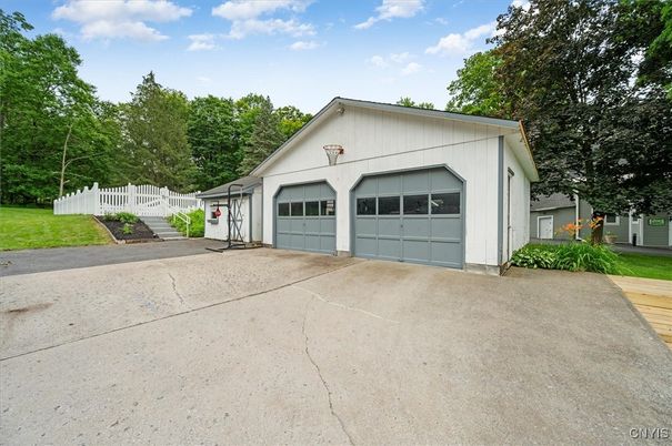 Detached Garage, Exterior