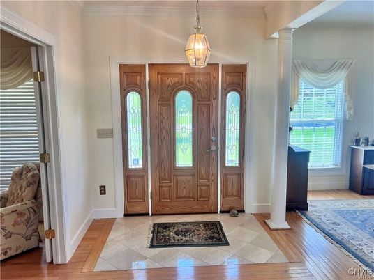 Interior, Pendant Lights, Wood Texture Flooring