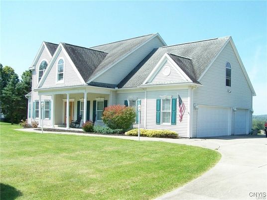 Attached, Exterior, Facade, Farmhouse