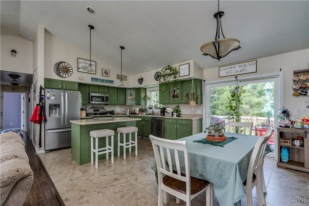 Dining room, Interior, Kitchen, Pendant Lights, Stainless Steel Appliances