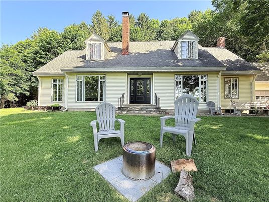 Backyard, Exterior, Facade, Cape Cod