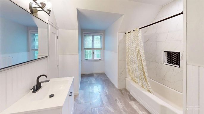 Bathroom, Interior, Marble Walls