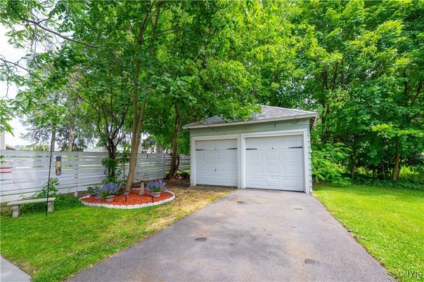 Detached Garage, Exterior