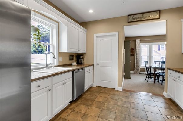 Dining room, Interior, Kitchen, Recessed Lighting, Stainless Steel Appliances