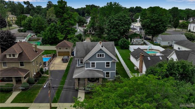 Exterior, Drone