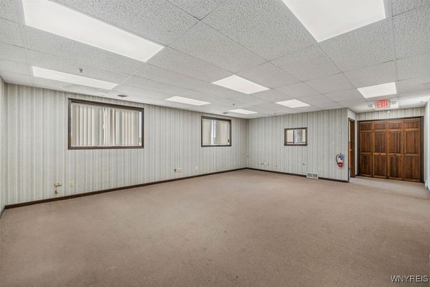 Empty room, Interior, Recessed Lighting