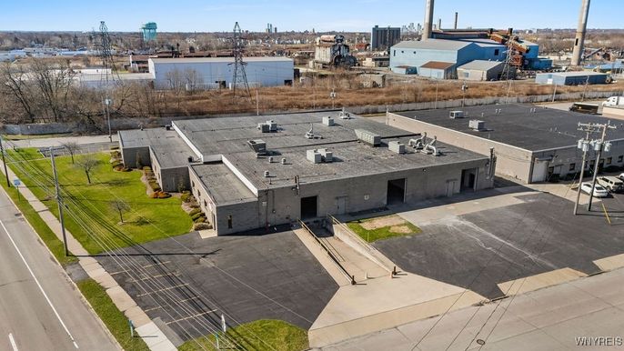Exterior, Drone