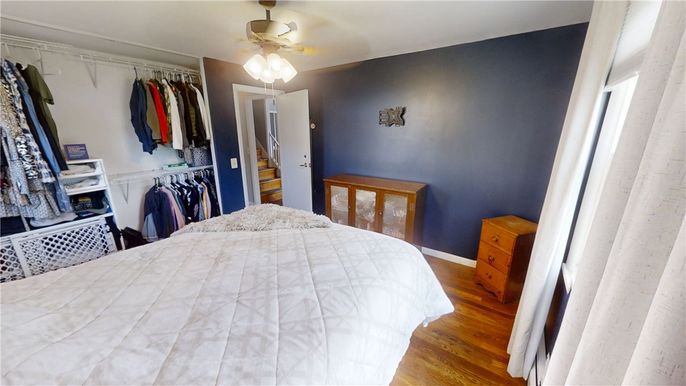 Bedroom, Interior, Walk-in Closets, Wood Texture Flooring