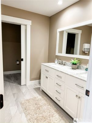 Bathroom, Dual Sink Vanities, Interior, Recessed Lighting