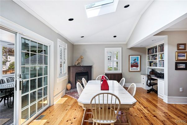 Dining room, Fireplace, Interior, Recessed Lighting, Wood Texture Flooring