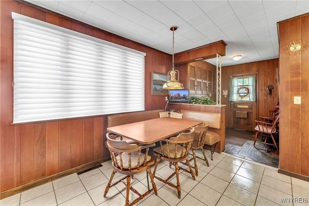 Dining room, Interior, Pendant Lights, Wooden Walls