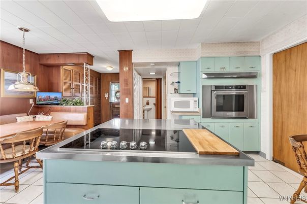 Dining room, Interior, Kitchen, Pendant Lights, Recessed Lighting, Stainless Steel Appliances