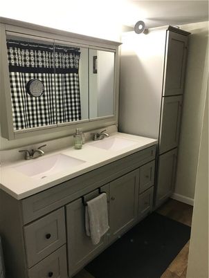 Bathroom, Dual Sink Vanities, Interior