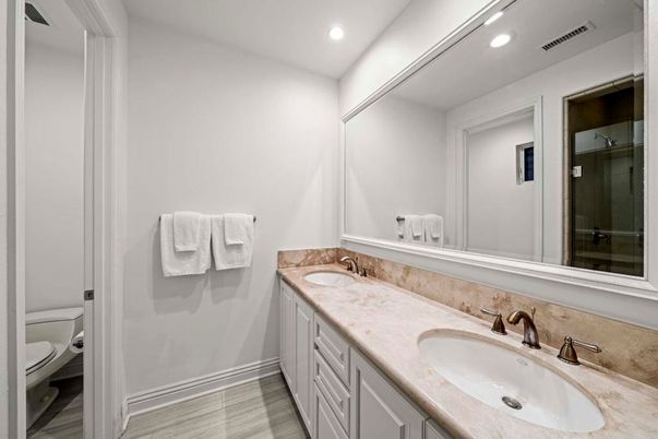 Bathroom, Dual Sink Vanities, Interior, Recessed Lighting